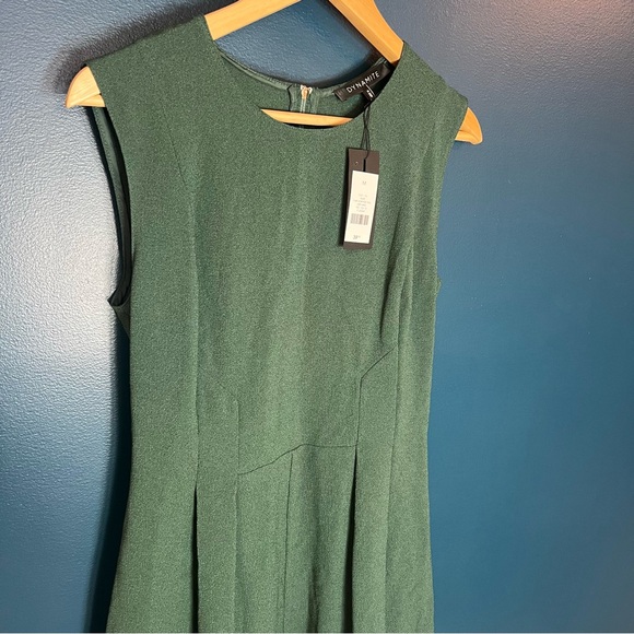 Dynamite Forest Green Sleeveless Fit & Flare Dress NWT Size M - Picture 2 of 10